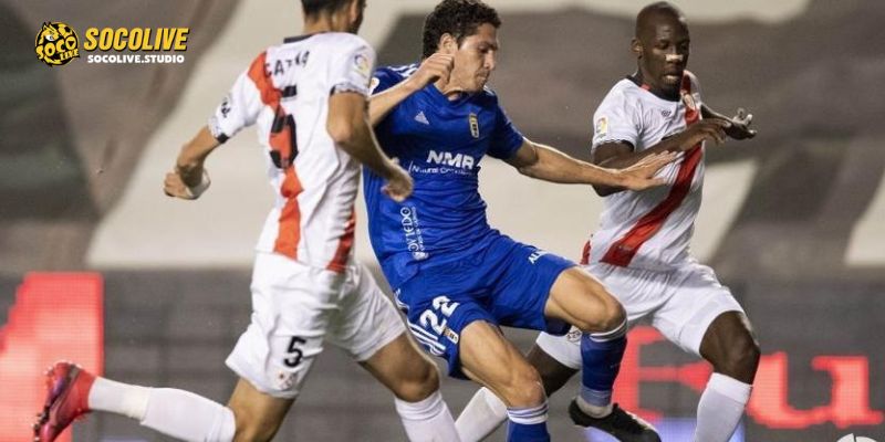 Pha giằng co quyết liệt ở khu vực trung tuyến có thể định đoạt thế trận giữa Real Oviedo vs Rayo Vallecano
